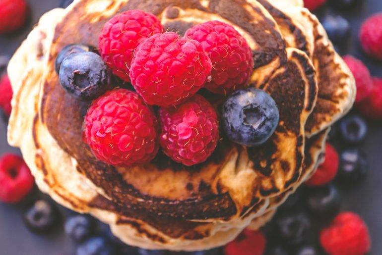 sourdough pancakes mit Beeren -